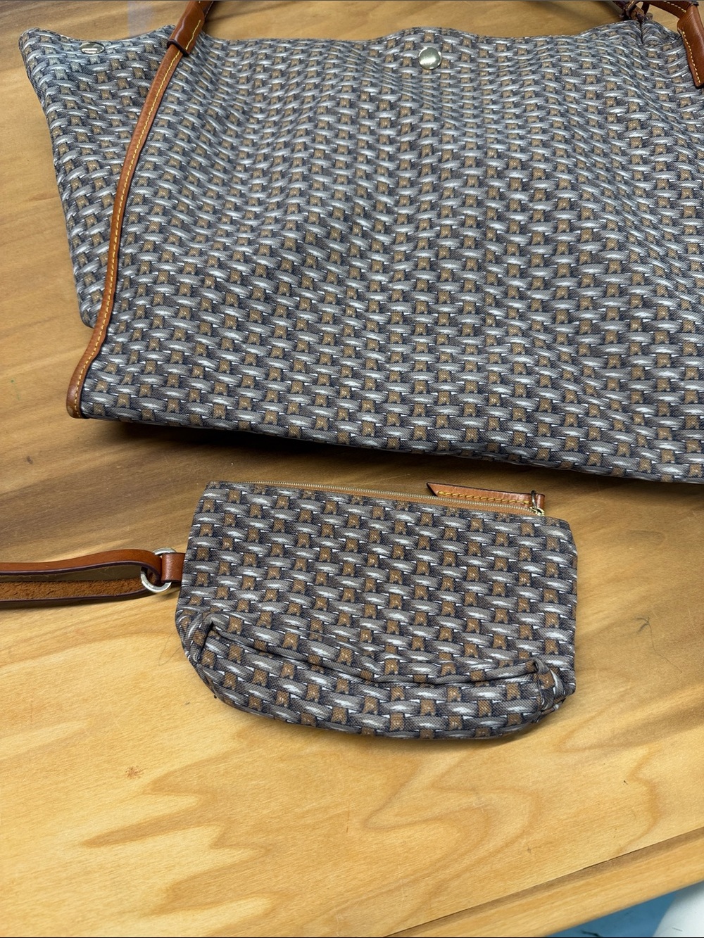 J McLaughlin Tote Bag and Wristlet - Picture 4 of 4